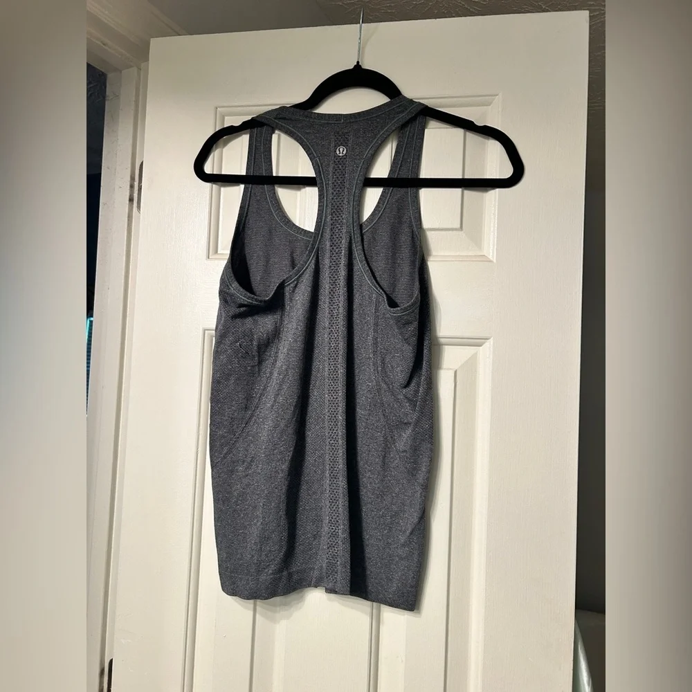 Lululemon Swiftly Grey Sz 6